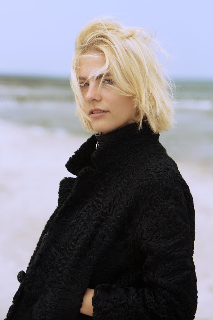 das model wurde am strand vom fotografen rayk weber aus magdeburg fotografiert.